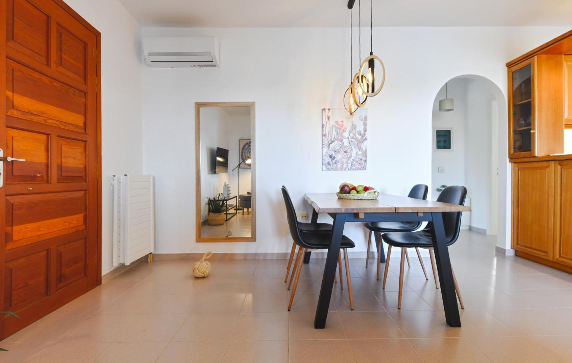Amazing 2 Bedroom Apartment Overlooking The Marina Of Vourkárion Eksteriør bilde