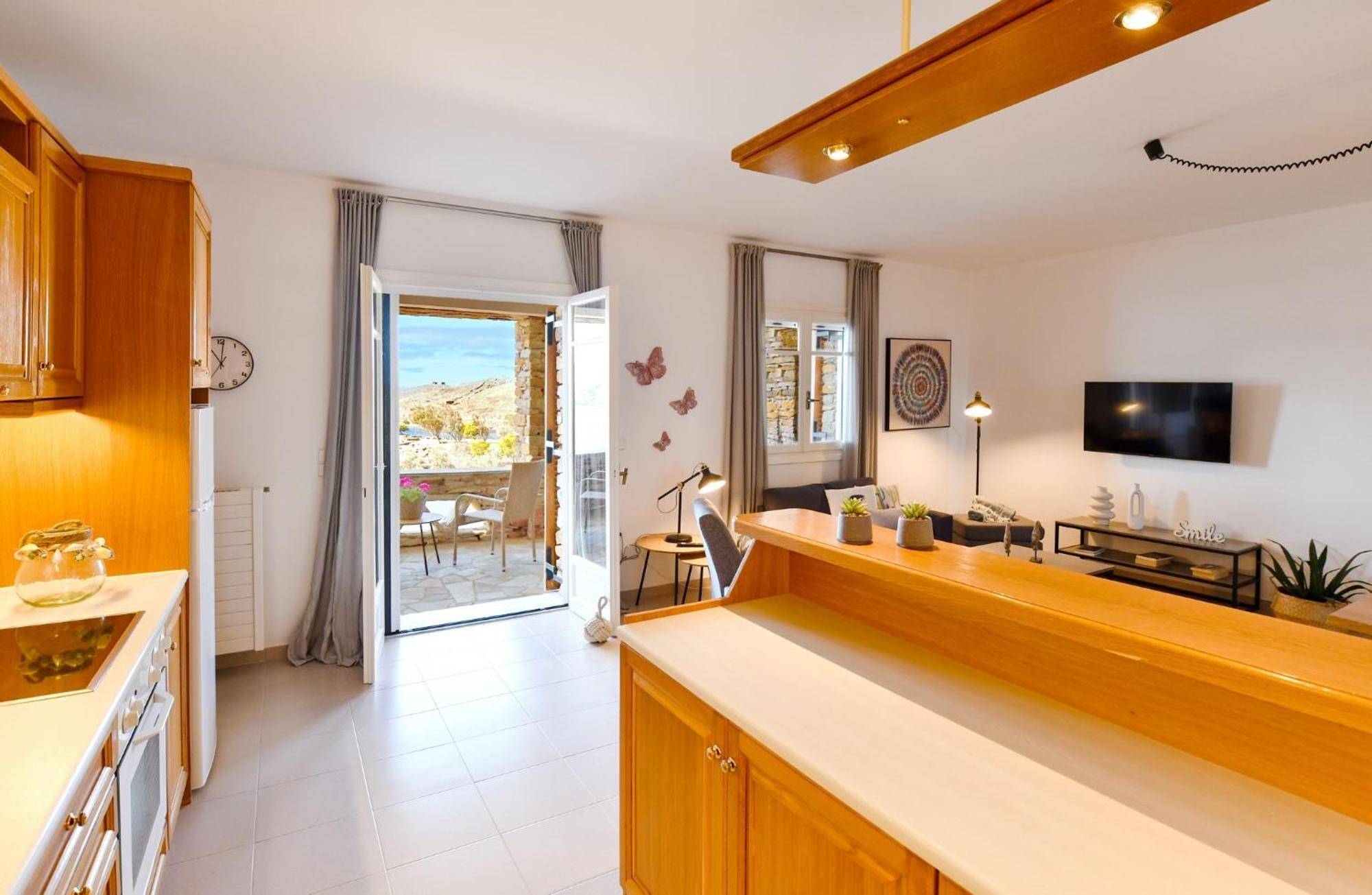 Amazing 2 Bedroom Apartment Overlooking The Marina Of Vourkárion Eksteriør bilde