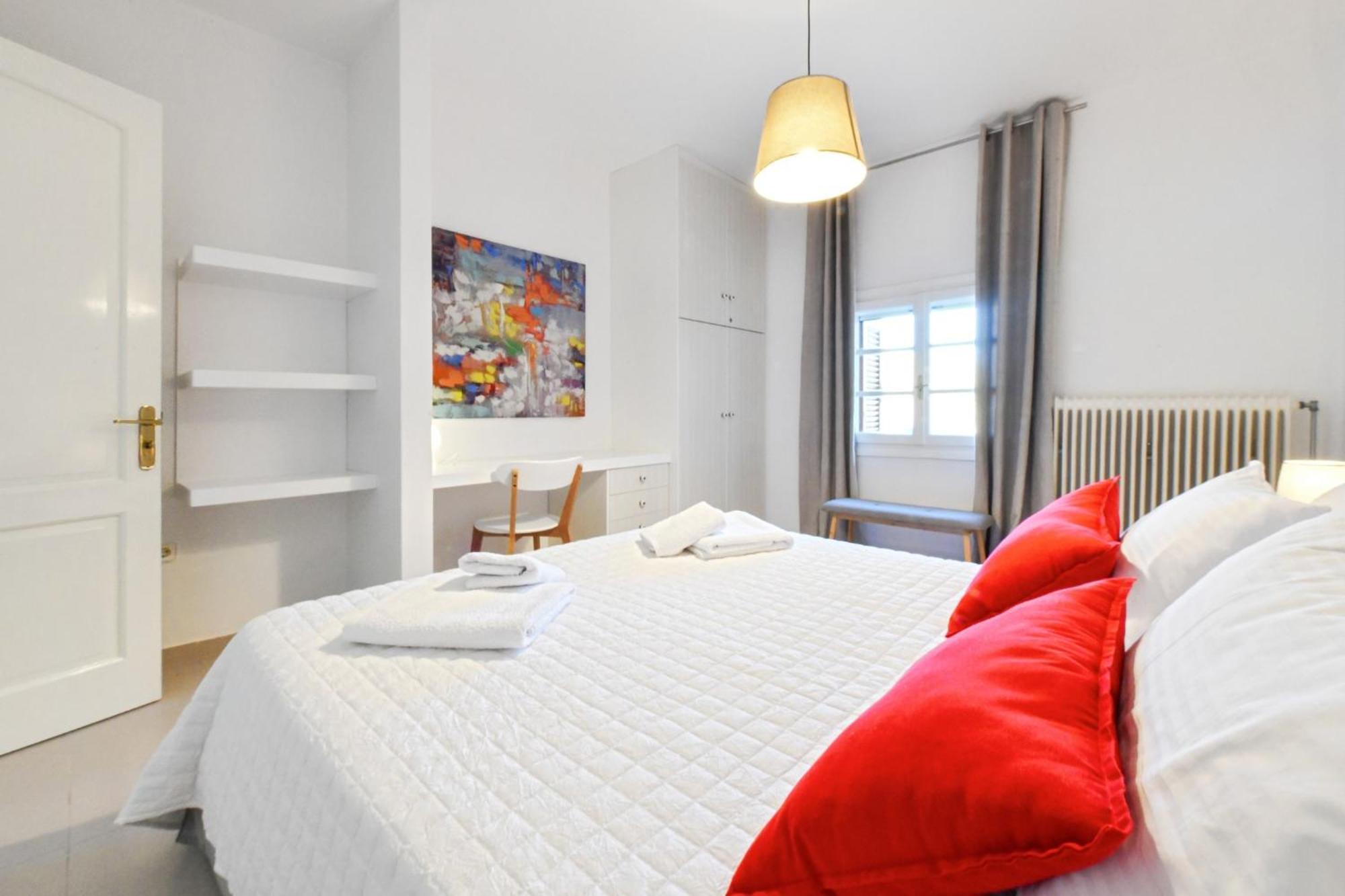 Amazing 2 Bedroom Apartment Overlooking The Marina Of Vourkárion Eksteriør bilde