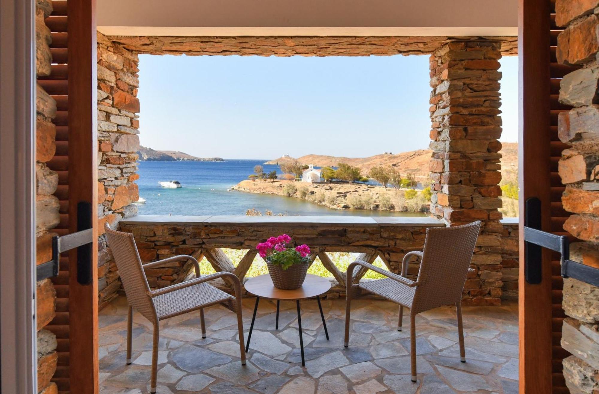 Amazing 2 Bedroom Apartment Overlooking The Marina Of Vourkárion Eksteriør bilde